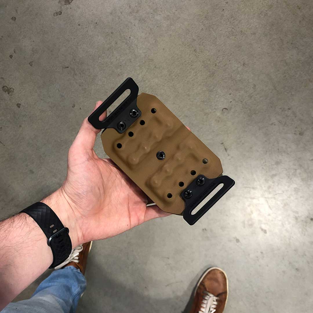 Magazintasche-9mm-pistole-p8-glock-kydex-hinten.jpg
