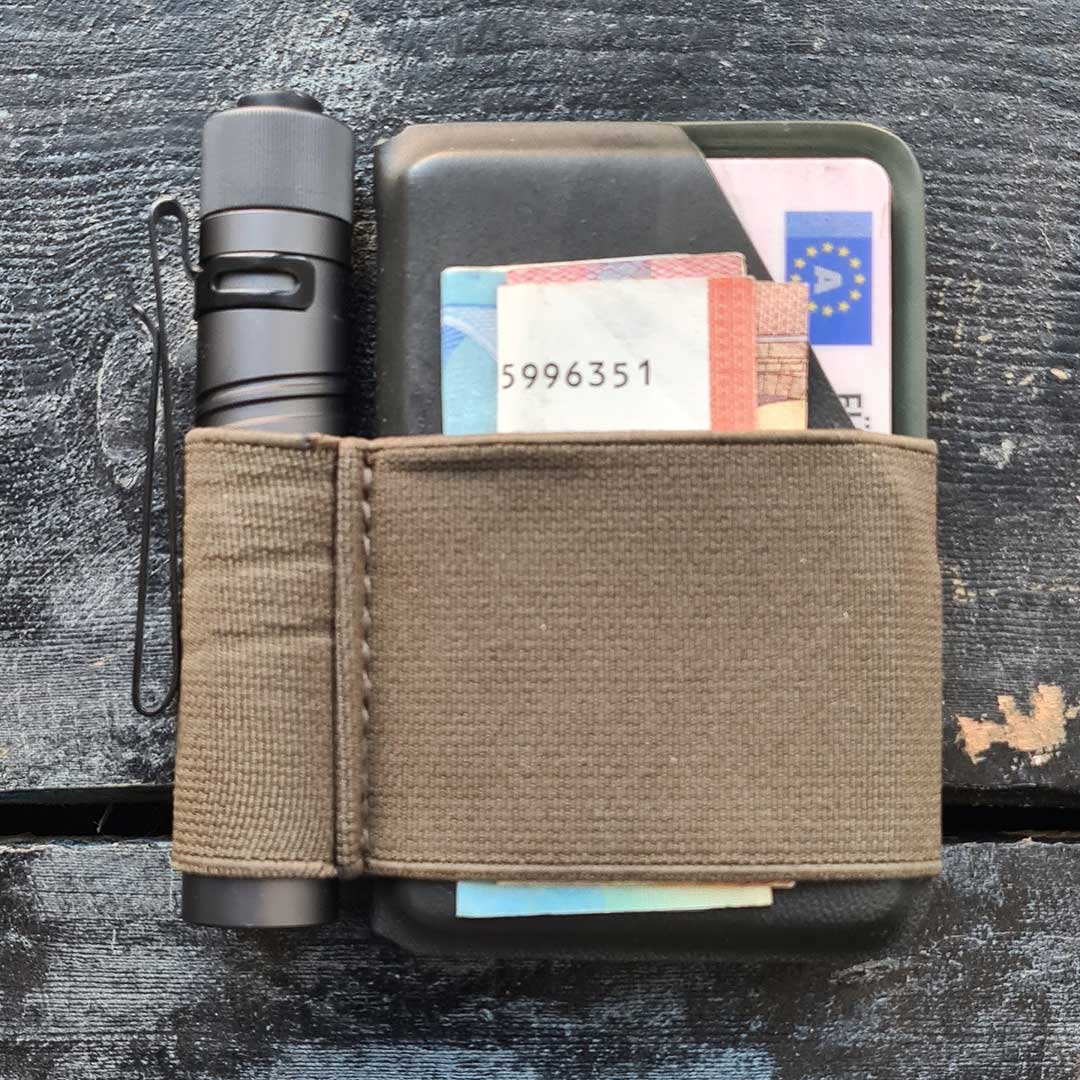 Black-Trident-EDC-Loop-Schlaufe-Wallet-Karten-Lampe-2.jpg