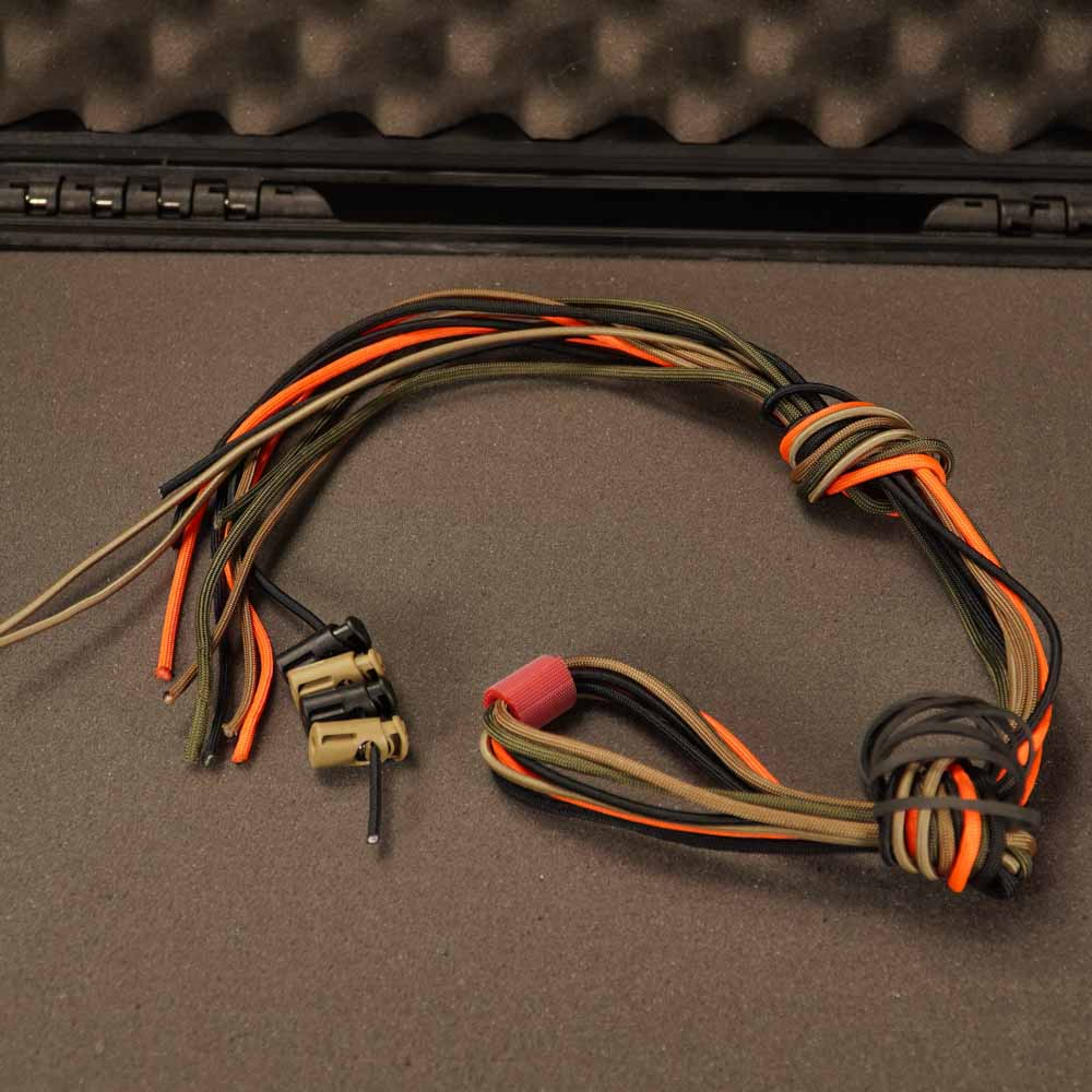 black-trident-paracord-service-kit.jpg